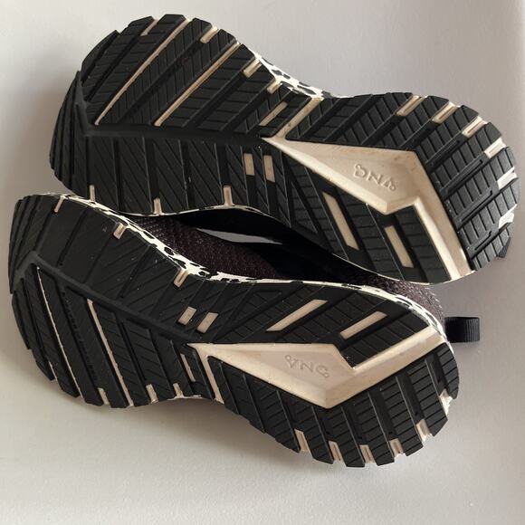 Brooks Revel 5 Women's Black Leopard Running Shoes Size 7.5 - Picture 11 of 13